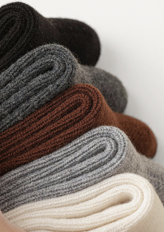 Dark Gray Ultra-Soft Ribbed Merino Wool Socks | Auremmont