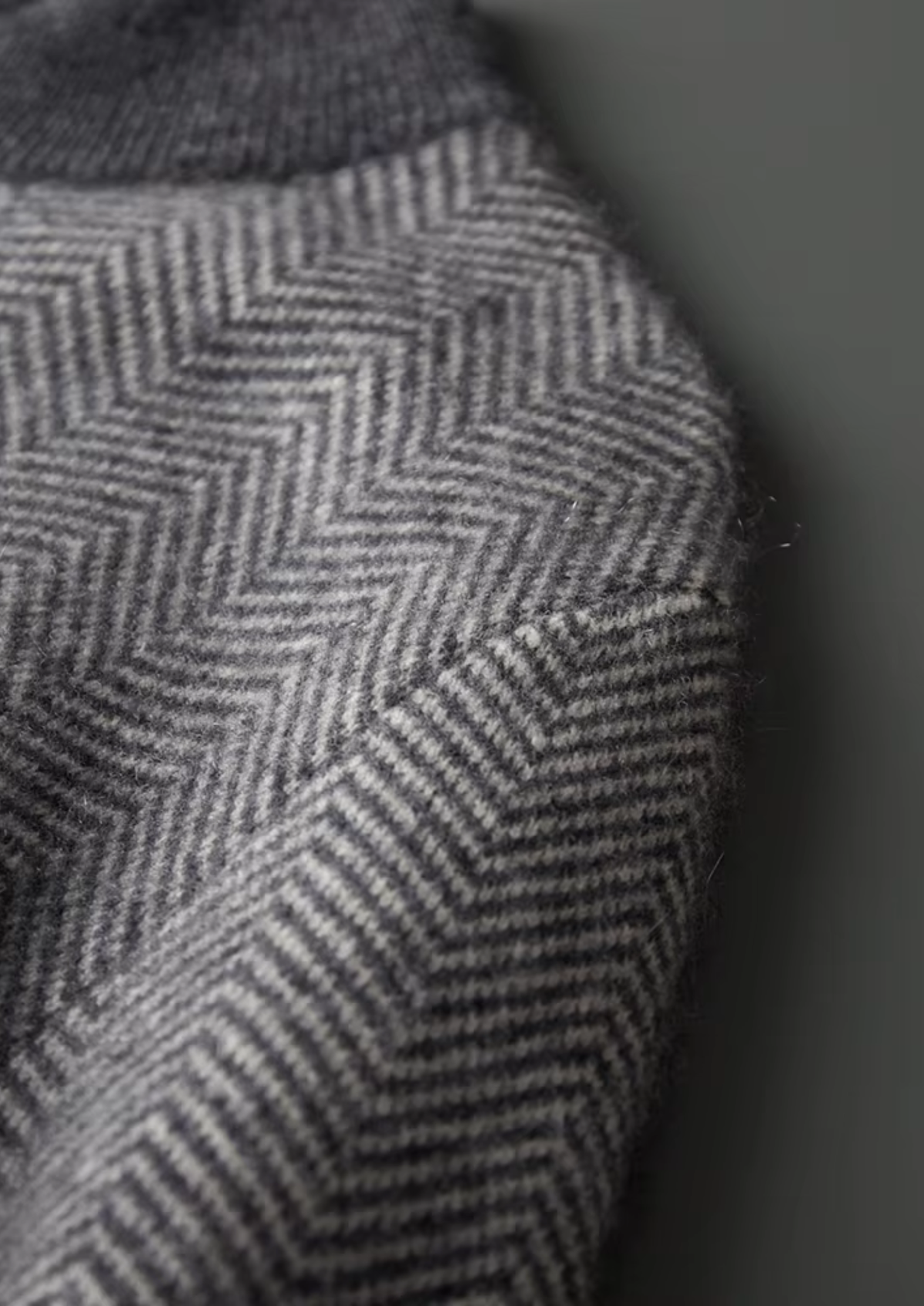 Pure Extra-Fine Merino Wool Gray Herringbone Set | Auremmont
