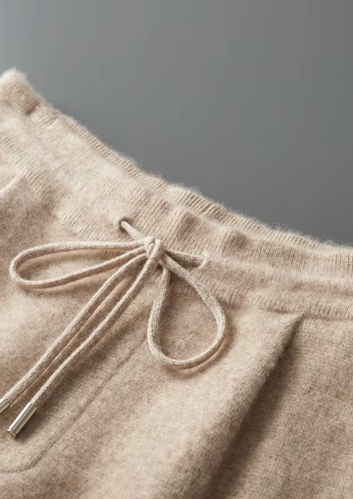 Premium Cashmere Pleated Trousers | Auremmont