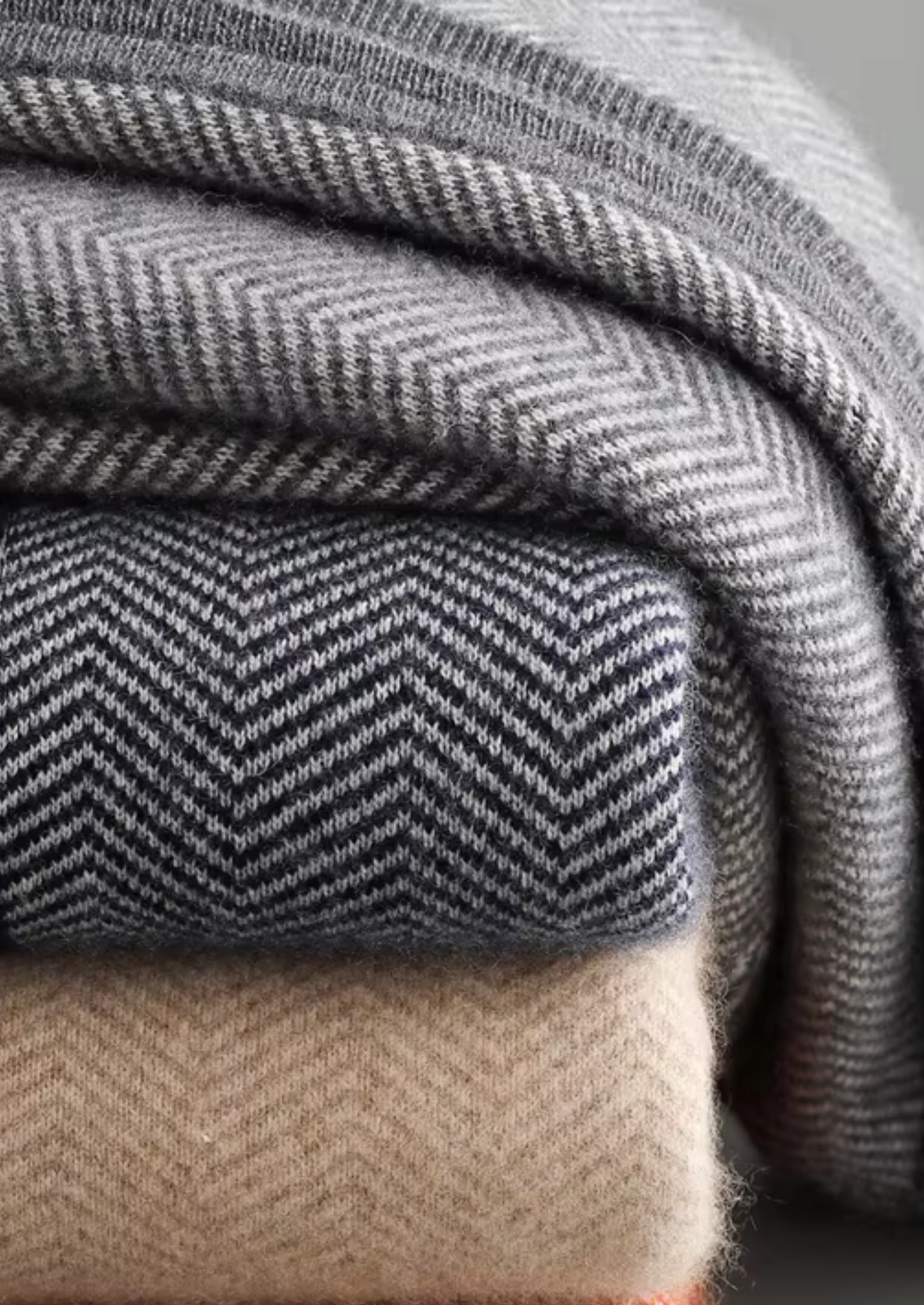 Pure Extra-Fine Merino Wool Navy Blue Herringbone Set | Auremmont